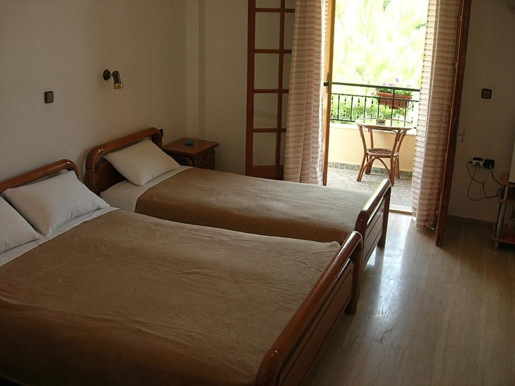 Regina Hotel Vasilatika  ภายนอก รูปภาพ