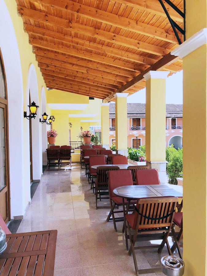 Regina Hotel Vasilatika  ภายนอก รูปภาพ