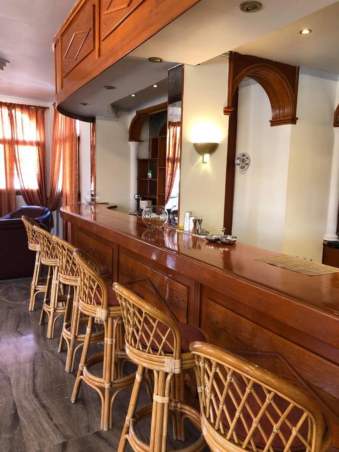Regina Hotel Vasilatika  ภายนอก รูปภาพ
